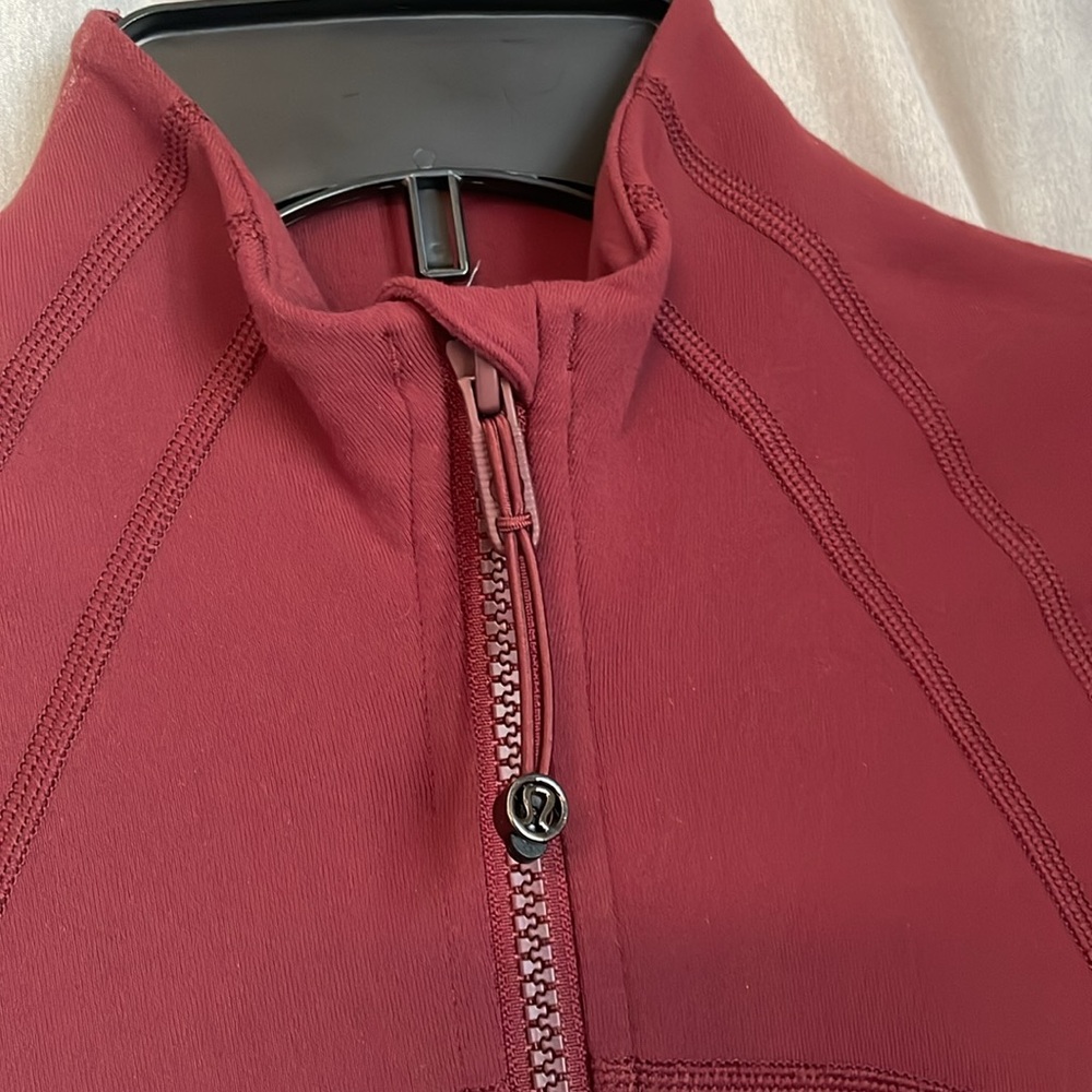 Lululemon Define Jacket
Red Merlot Size 6 - Picture 4 of 12